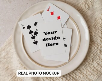 Maqueta de cartas de juego en blanco PSD Maqueta de baraja de cartas Photoshop Foto real Printify Tarjeta Photopea