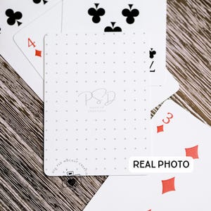 Maquete de baralho de cartas Maquete de cartas de baralho Printify Maquete de baralho de cartas Maquete inteligente Photopea Maquete de caneca de café Photoshop Objeto inteligente