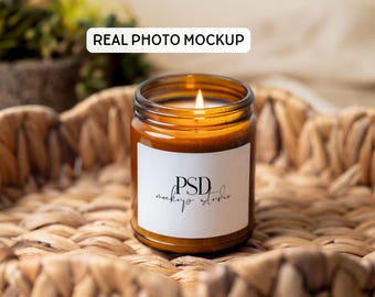 Maqueta de vela ámbar, foto real, Lumient 9 oz, estilo minimalista, Printify, cesta tejida.