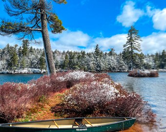 Natureza selvagem de inverno, fotografia de canoa, impressão de arte de canoa, canoa de inverno, arte de lago de inverno, impressão de canoa, arte de parede de canoagem, arte de paisagem de canoa