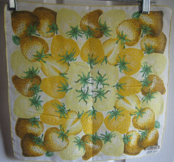 Vintage Yellow Strawberries Handkerchief-Design Ki