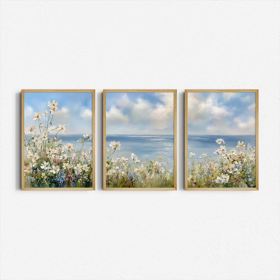 白い花と海の景色絵 海岸沿いの野花三連画、花の草原と海の景色の壁アート、デジタル