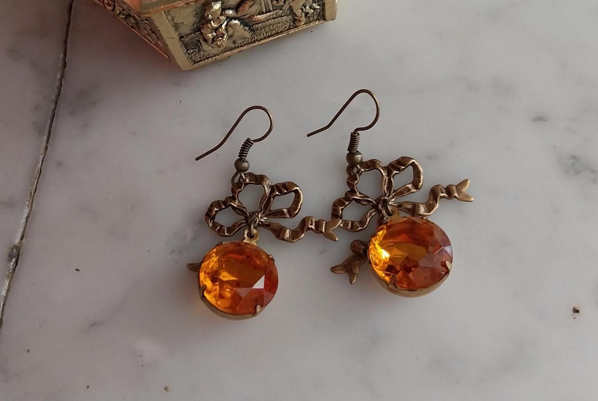 Boucles D'oreilles Anciennes Du XIXe Siècle - Bijou Vintage Et Historique En Occasion