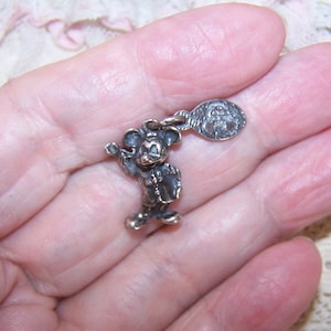 Vintage Walt Disney Disneyland Sterling Silver Souvenir Charm - Mickey Mouse Waving Hello (009B/W)
