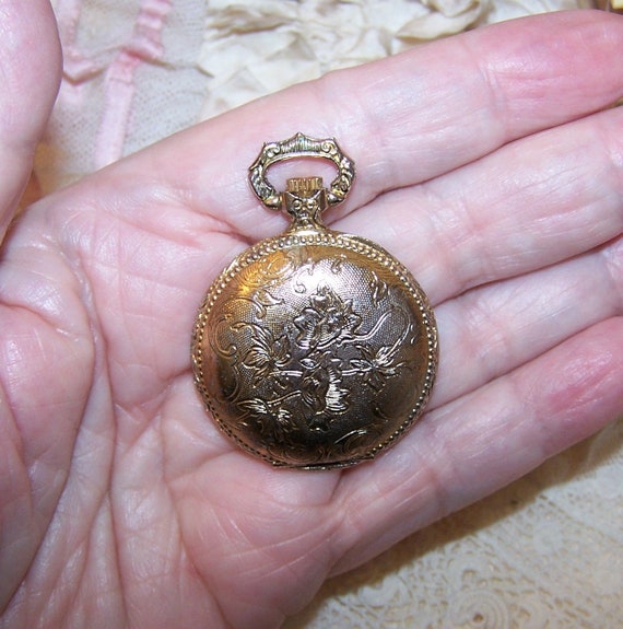 Vintage Gold Tone Metal Ladies Pocket Watch - Wor… - image 8