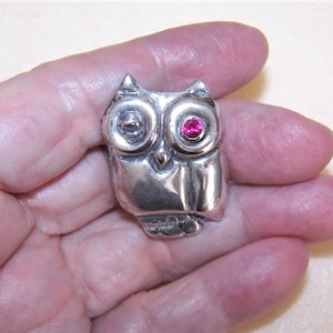 Vintage Mid Century Made in Mexico Mexican Sterling Silver Pin Brooch - Owl with Pink Topaz Eye (5683R/V)