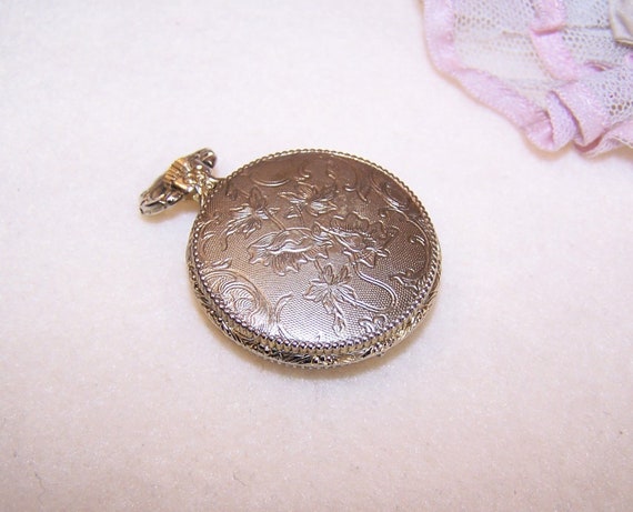 Vintage Gold Tone Metal Ladies Pocket Watch - Wor… - image 7