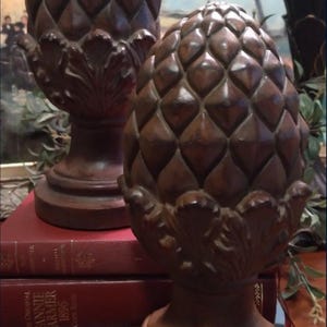 Vintage Brown Finish Pineapple Finial Bookends 8&quot;
