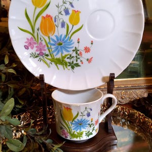 Hearthside Petite Ensemble d&#39;assiettes et de tasses Floras (8 pièces) | Vintage Hearthside Floras assiettes à déjeuner avec tasses