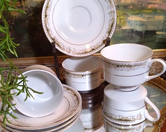 Signature Collection Queen Anne China Oval Serving Dish Japan