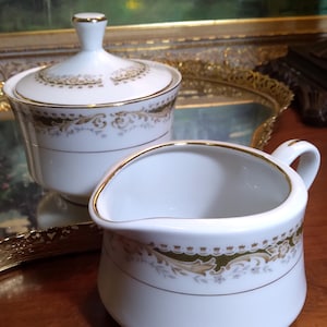 Signature Queen Anne Lidded Sugar Bowl & Creamer