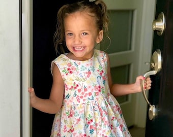 Girls dress pattern, The MARGO DRESS, toddler dress pattern, sewing pattern, digital download PDF, girls sewing pattern, buttons in back