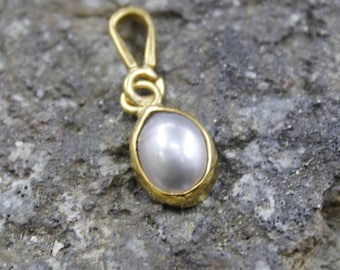 Handmade Grey Freshwater Pearl Pendant: 24K Gold Vermeil Sterling Silver, Handmade