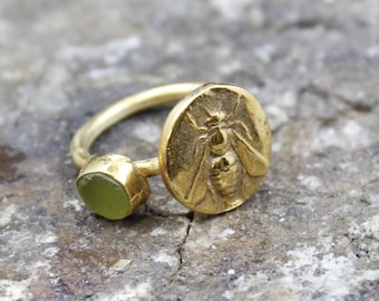 Handmade Bronze Intaglio Bee Ring with Natural Raw Apatite: 24K Gold over Sterling Silver
