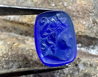 Handgefertigter Glas Intaglio: Geschnitzter Cameo Anhänger (17 x 13 mm)