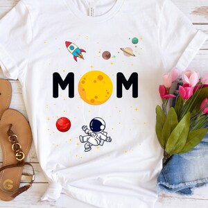 Astronaut Shirt, Astronaut Balloon shirt, Space Shirt, Astronaut Birthday Shirt, Spaceman Shirt, Astronaut Family Shirt, Astronaut Gift