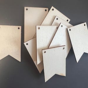 Blank Wooden Mini Bunting Swallowtail Flags Shapes Garland 6 x 4cm Natural Packs of 10, 25, 50, 100.