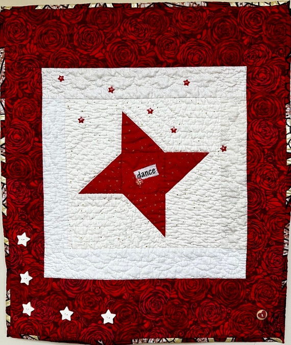 Follow Your Dancing Star, 22 x27 inch red and white quilt