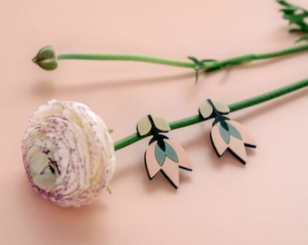 Flower shaped earrings - FLEUR MINI, medium earrings in cellulose acetate