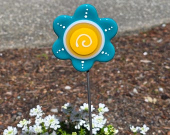 Handmade Fused Glass Flower Plant Stake: Peacock Blue Button Flower