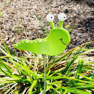 Glassworks Northwest - Slug Plant Stake - Lime - Fused Glass Garden Art, Garden Art Outdoor, Garden Art Glass