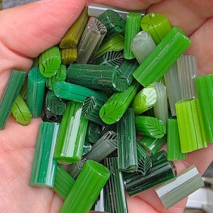 NEW COE 96 Murrini Leaf Chunk Mix: Super Greens - 1 oz Cane/Sticks - transparant groen met witte nerven en ondoorzichtig groen met heldere nerven