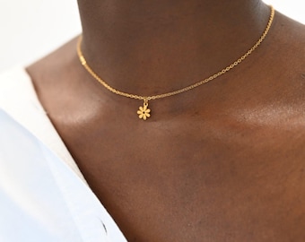 Collier à breloques marguerite Dainty, acier inoxydable plaqué or 18 carats