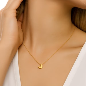 Crescent Moon Pendant Necklace – Minimalist Jewelry | Dainty Gold, Silver, or Rose Gold Crescent Charm | Everyday Necklace | Gift for Her