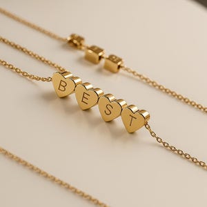 Collar con dije de corazón personalizado: de 1 a 4 dijes personalizados, chapado en oro de 14 quilates o plata, delicado collar con nombre, regalo para ella o para tu mejor amiga.