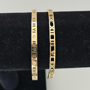 Waterproof 18k Gold Plated Stainless Steel Roman Numeral Bangle Bracelet - Waterproof & Sweatproof