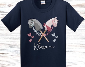 Hobbyhorse Shirt Kinder – Personalisiertes Steckenpferd T-Shirt für Mädchen & Pferdefans