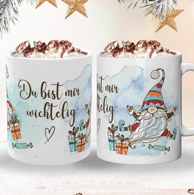 Süße Weihnachtstasse mit Wichteln und der Aufschrift "Du bist mir wichtelig".
