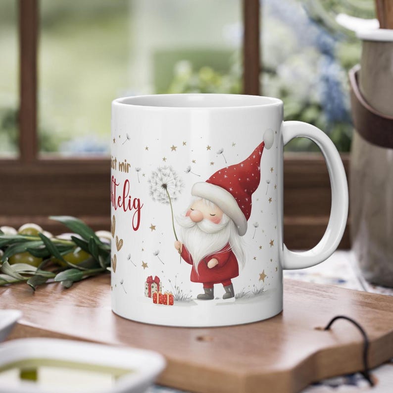 Weihnachtstasse mit Weihnachtswichtel und Pusteblume als schöne Geschenkidee im Advent für Freundin, Kollegin oder Mutter