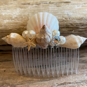 Handmade Seashell Hair Comb with Swarovski Crystal/Beach Wedding Hair Comb/Boho Coastal Hair Comb/Beachy Hair Accessories/Mermaid Hair