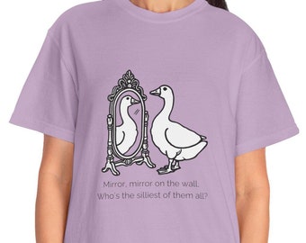 Camiseta Silly Goose Mirror: peculiar diseño de espejo en la pared