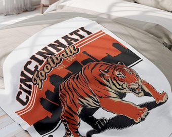 Cincinnati Football Fleece Blanket - Cincinnati Bengals Team Spirit Throw - Game day necessities - Football season must have, NFL Fan Gift