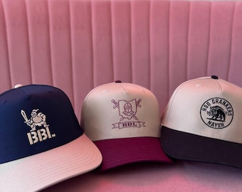 Gorra Bilmuri personalizada bordada – Otto de 5 paneles ajustable / Ropa para fans de la gira Kinda Hard / Gorra Bilmuri Battle League