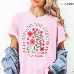Growing Tiny Thinkers ELL Teacher Shirt Cute Floral Teacher Top for Women English Teacher Gift Teaching Shirt for Classroom Learning Tee