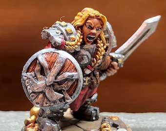 Dwarven Defender female fighter. Artisans Guild.  28mm, 30mm base. Acrylic, matt varnish sealed