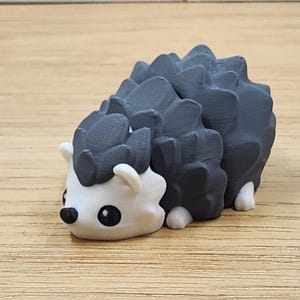 3D Printed Flexible Hedgehog | Cute Articulated Desk Buddy | Fidget Animal Figurine | Wiggles & Moves – Over 3 Inches Long