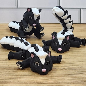 3D Printed Flexible Skunk| Poseable Skunk | 5.25 Inch Cute Desk Buddy
