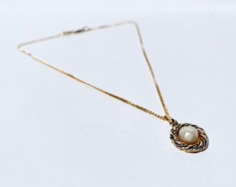 Chanel Vintage Pearl Gold Pendant Necklace 1982 With Original Box