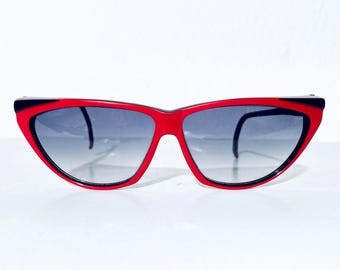 90s GIVENCHY 1055 Sunglasses, Small Cat Eye Frame, Dark Red  display picture 1