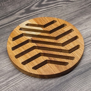 Topfuntersetzer Holz Eiche 18cm - Handgemacht - Robust & langlebig - Küche Töpfe Pfannen - Hitzeschutz Untersetzer - Rund