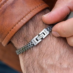 Gepersonaliseerde roestvrijstalen herenarmband • Jubileumcadeau voor man • Aangepaste herenarmband met initialen • Uniek cadeau voor hem