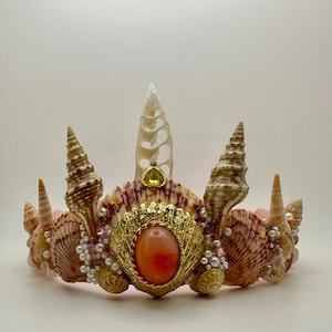 Golden Coral Majesty – Regal Siren Natural Seashell Crown