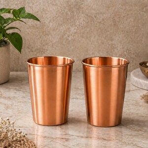 Set di 2 bicchieri in rame liscio, bicchieri in rame puro, tazze per bevande ayurvediche, bicchieri in rame liscio, regalo benessere per la casa e la cucina