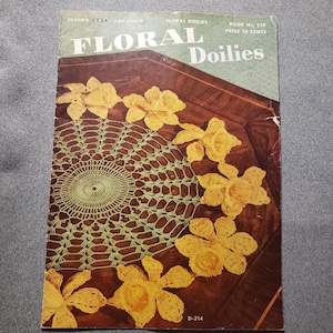 Vintage 1940s Crochet Floral Doilies Pattern Book Clarks J&P Coats  Book 258 Forget Me Not Clover Apple Blossom  Bk4205