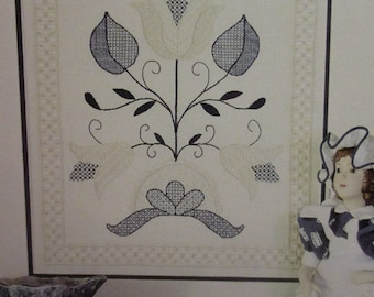 Amigos en la costura Libro de patrones de costura de flores fantasiosas Patrón de hilo con dibujo floral Libro de costura vintage Blackwork 1996 BK4227