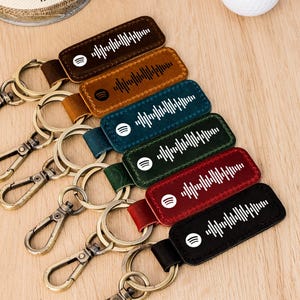 Personalised Scannable Spotify Code Keyring,Custom Song Keychain, Music Lover Gift, Engraved Leather Keychain,Anniversary Gift, Gift for Him